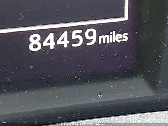 Toyota RAV4 LE 2018 2T3BFREV2JW755857 Image 7