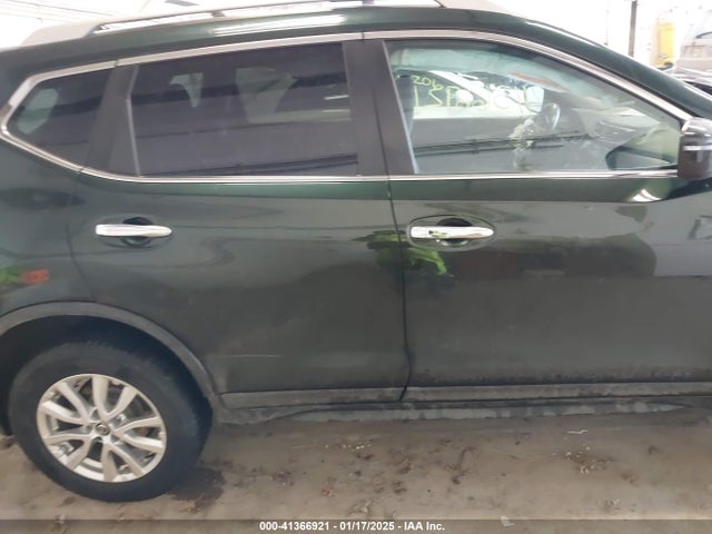 Nissan ROGUE SV 2018 5N1AT2MV6JC720671 Image 13