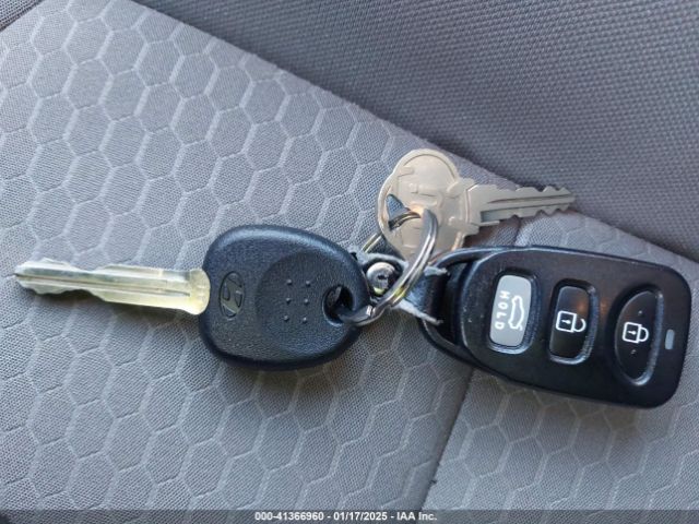 5NPD74LF5KH450687 Hyundai ELANTRA SE