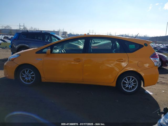 JTDZN3EU8GJ043947 Toyota Prius V Two