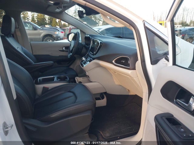 Chrysler Pacifica Touring L 2024 2C4RC1BG4RR155085 Image 5