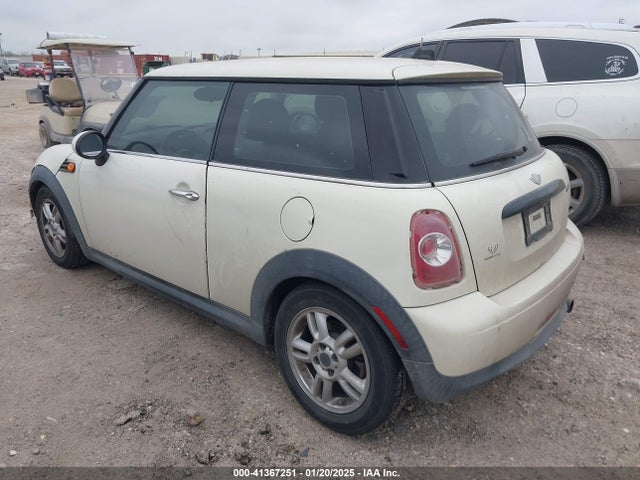 2013 MINI HARDTOP WMWSU3C53DT548632 Photo 2