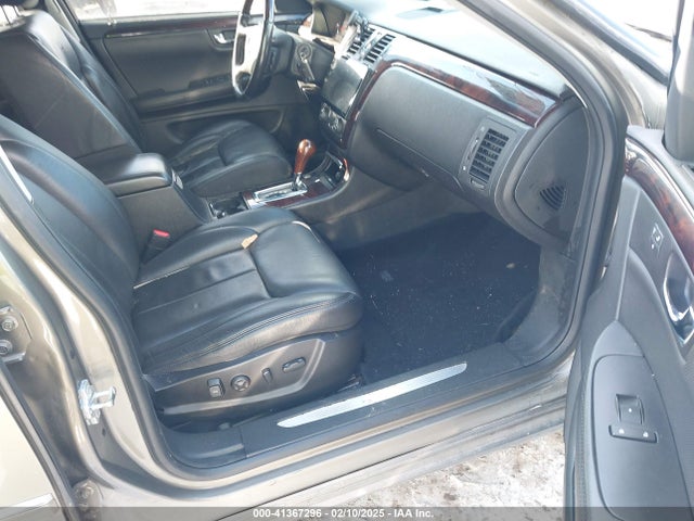 2011 CADILLAC DTS 1G6KH5E62BU150332 Photo 4