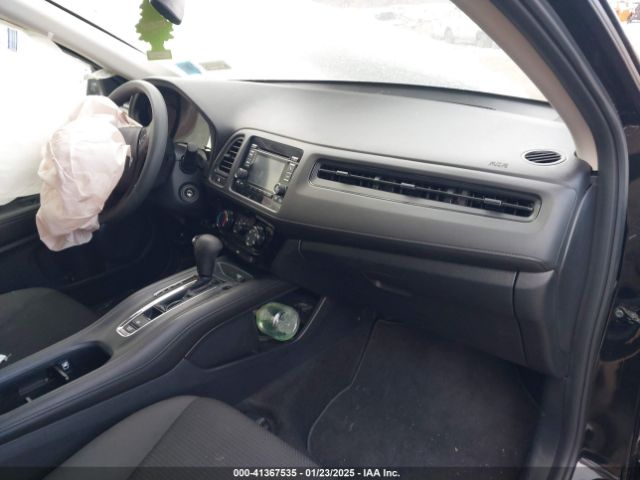 3CZRU6H33NM703667 Honda Hr-v Awd Lx