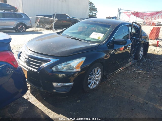 Nissan Altima 2.5 S 2015 1N4AL3AP0FC191070 Image 2