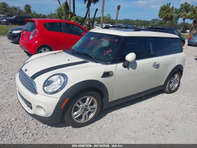 2013 MINI CLUBMAN WMWZF3C57DT571338 Photo 1