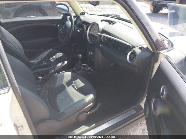 2013 MINI CLUBMAN WMWZF3C57DT571338 Photo 4