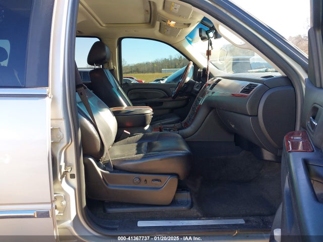 2010 CADILLAC ESCALADE 1GYUKBEF0AR102751 Photo 4