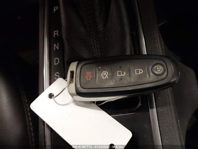 1FMCU9HD6KUA22427 Ford ESCAPE SEL
