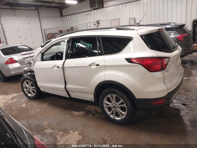 1FMCU9HD6KUA22427 Ford ESCAPE SEL