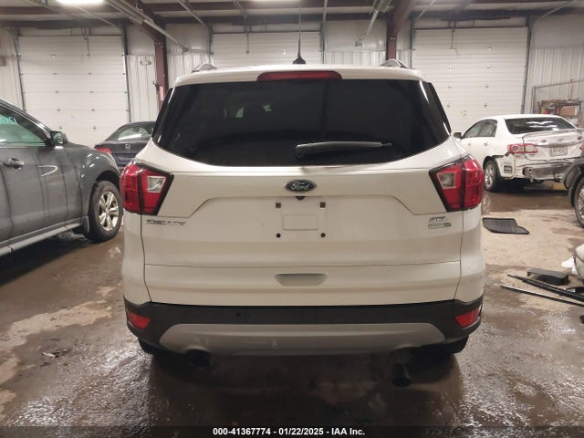 1FMCU9HD6KUA22427 Ford ESCAPE SEL