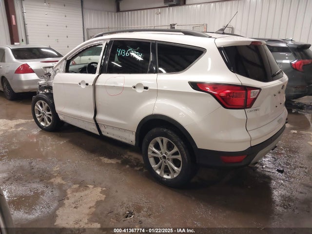 1FMCU9HD6KUA22427 Ford ESCAPE SEL