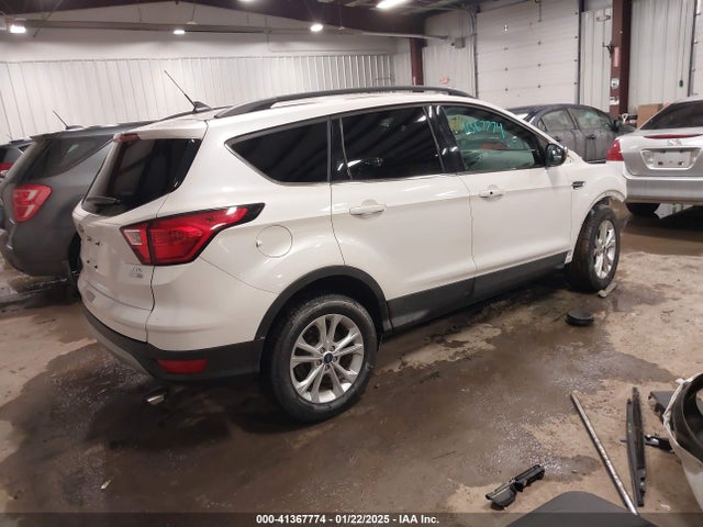 1FMCU9HD6KUA22427 Ford ESCAPE SEL