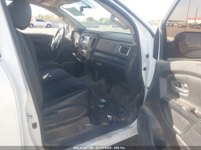 1N6BA1RP0KN523792 Nissan TITAN XD S
