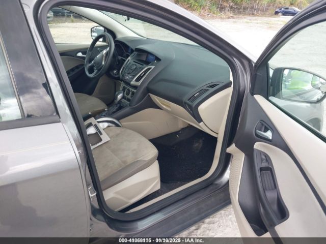 1FADP3K23EL417265 Ford FOCUS SE