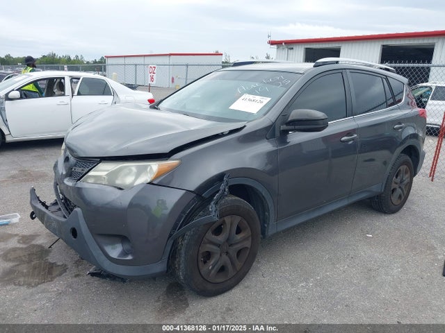 Toyota RAV4 LE 2014 JTMZFREVXEJ005089 Image 2