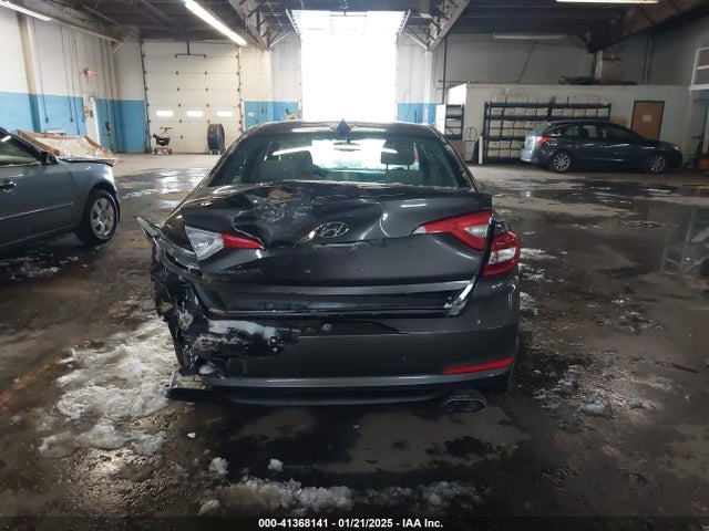 Hyundai SONATA SE 2017 5NPE24AF2HH463976 Image 16