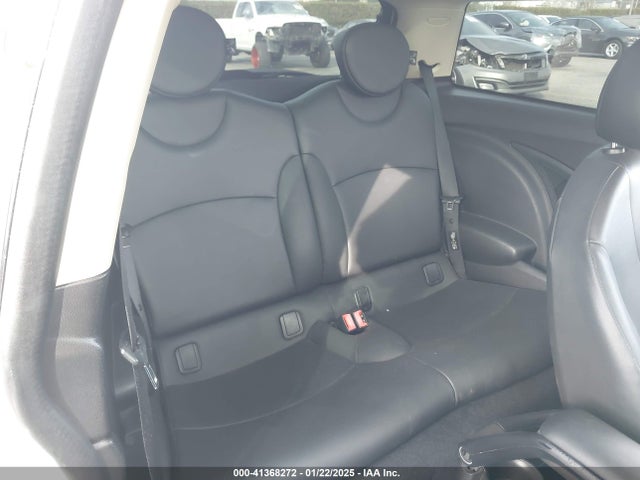 2011 MINI COOPER WMWSU3C50BT098788 Photo 7