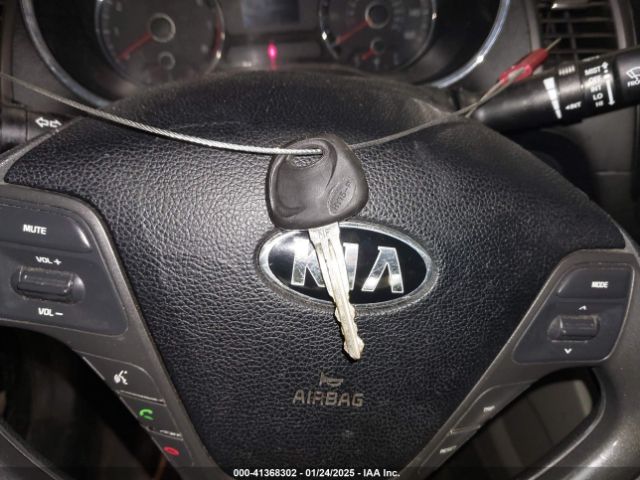KNAFK4A68E5092061 KIA FORTE LX