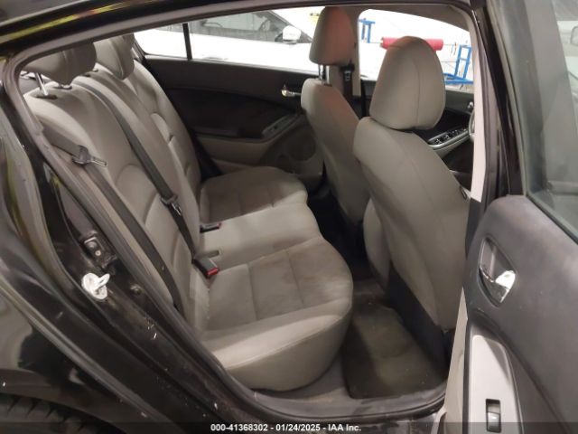 KNAFK4A68E5092061 KIA FORTE LX