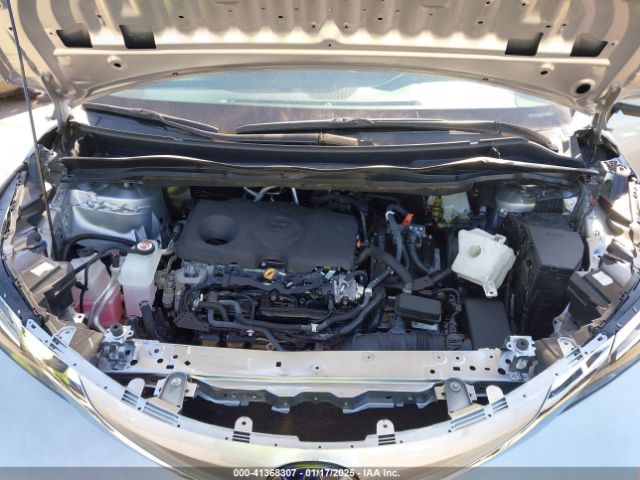 5TDJRKEC5NS098147 Toyota SIENNA XLE
