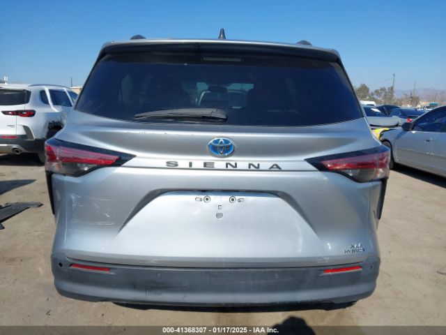 5TDJRKEC5NS098147 Toyota SIENNA XLE