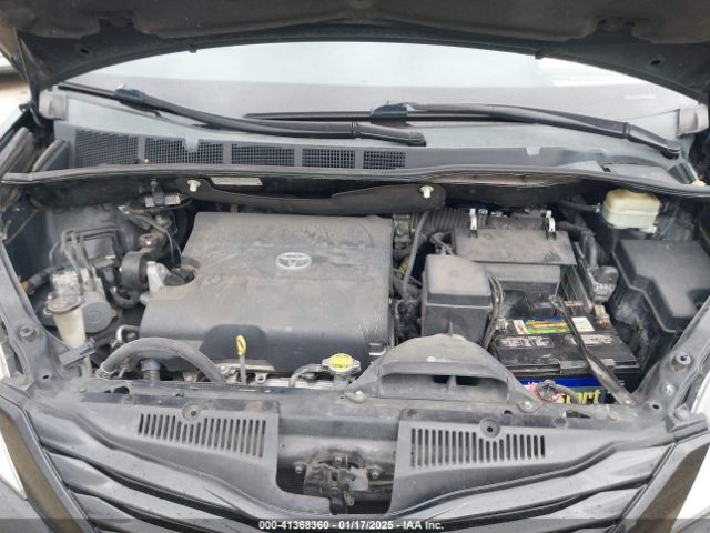5TDKK3DC0FS677614 Toyota Sienna Le 8 Passenger