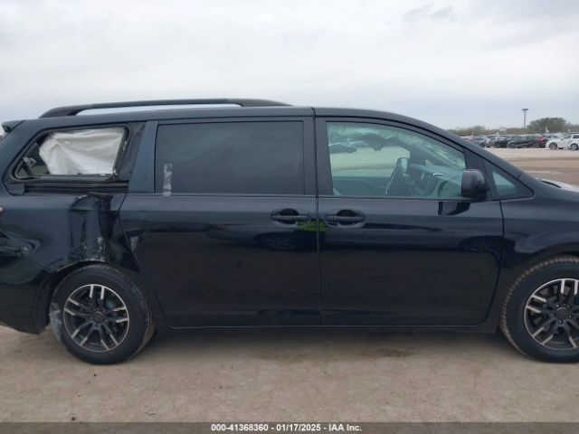 5TDKK3DC0FS677614 Toyota Sienna Le 8 Passenger