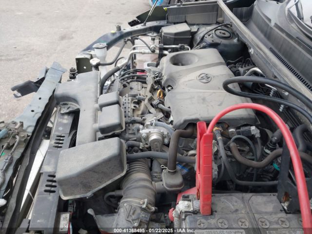 2T3P1RFV7NW268386 Toyota Rav4 Xle