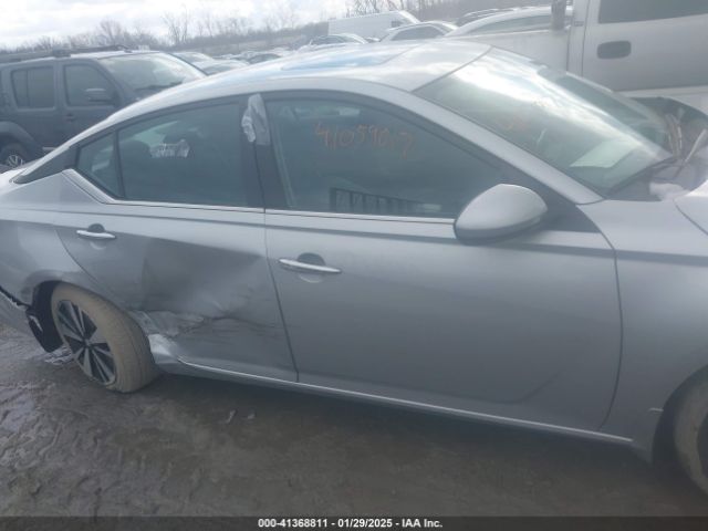 1N4BL4DW0NN332896 Nissan Altima Sv Intelligent Awd