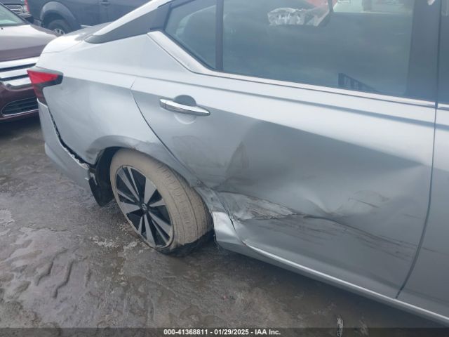 1N4BL4DW0NN332896 Nissan Altima Sv Intelligent Awd