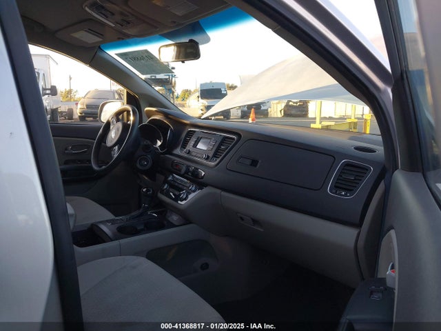 KNDMB5C14G6162721 KIA SEDONA LX
