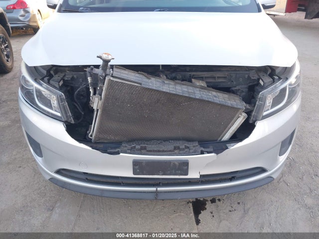 KNDMB5C14G6162721 KIA SEDONA LX