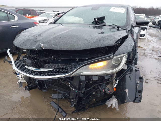 Chrysler 200 Limited 2015 1C3CCCAB5FN715748 Image 2