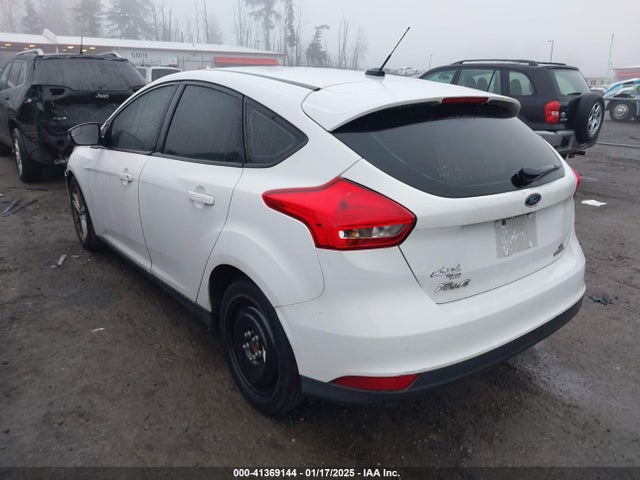 Ford FOCUS SE 2015 1FADP3K27FL250653 Image 3