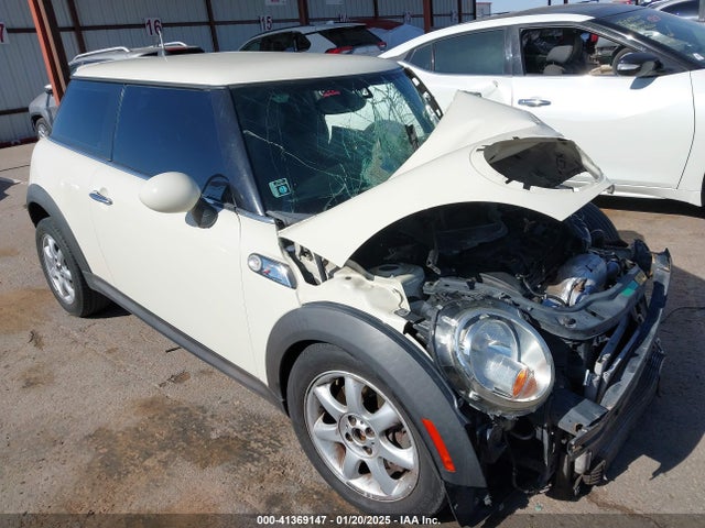 2008 MINI COOPER S WMWMF73588TV33821 Photo 0