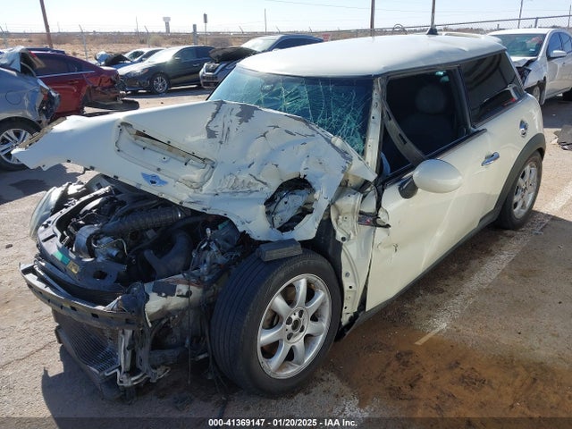 2008 MINI COOPER S WMWMF73588TV33821 Photo 1