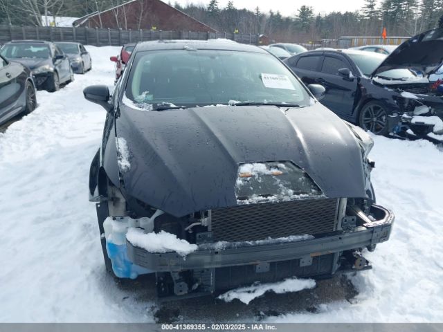 3FA6P0HD1JR135069 Ford FUSION SE
