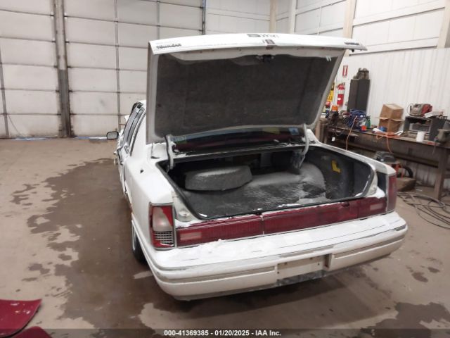 1993 LINCOLN TOWN CAR 1LNLM81W0PY648996 Photo 2