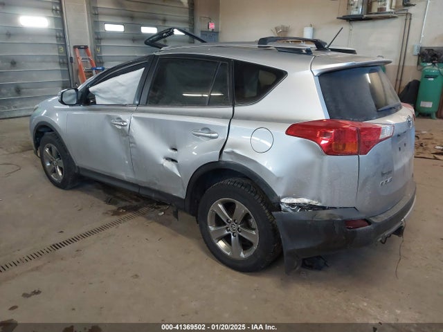 JTMRFREV8FD163690 Toyota Rav4 Xle