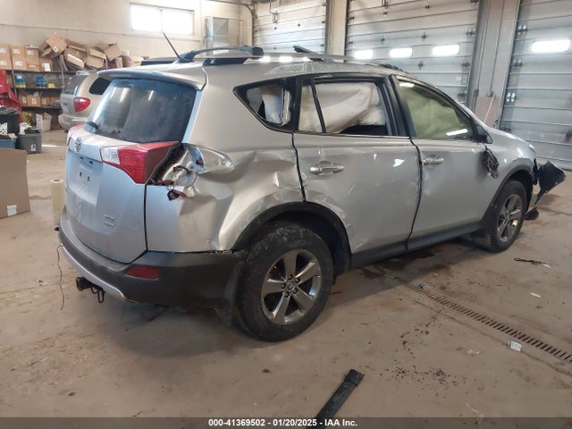 JTMRFREV8FD163690 Toyota Rav4 Xle