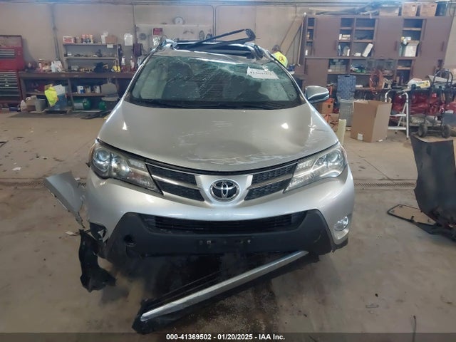 JTMRFREV8FD163690 Toyota Rav4 Xle