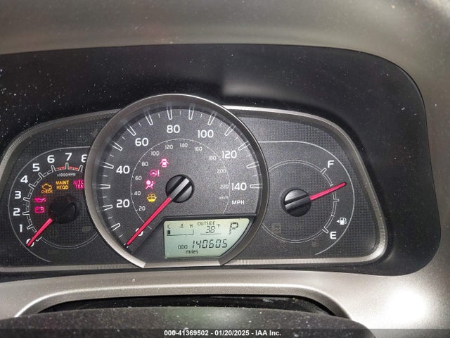 JTMRFREV8FD163690 Toyota Rav4 Xle
