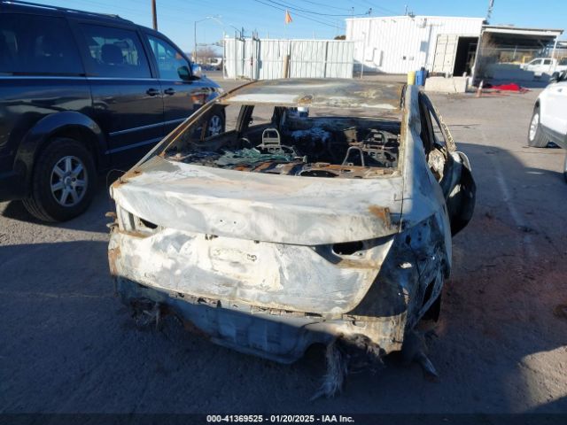 KMHD74LF4HU422079 Hyundai ELANTRA SE