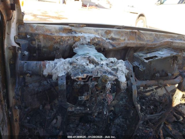 KMHD74LF4HU422079 Hyundai ELANTRA SE