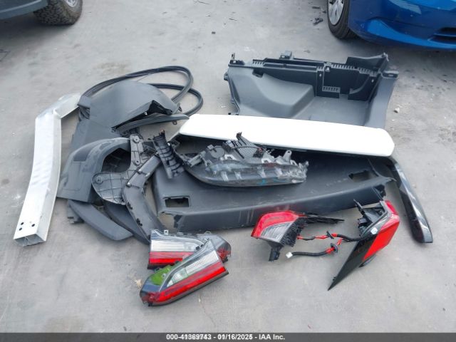 JTMMWRFV5ND153612 Toyota Rav4 Hybrid Le