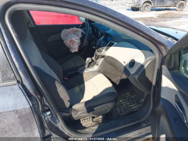 1G1PA5SH7F7300686 Chevrolet Cruze Ls Auto