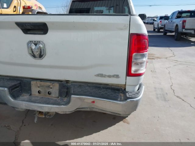 3C6UR5HL1NG253891 RAM 2500 Tradesman  4x4 8' Box