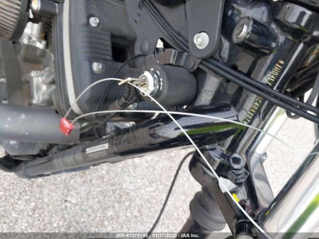 2010 HARLEY-DAVIDSON XL883 1HD4LE216AC404107 Photo 10