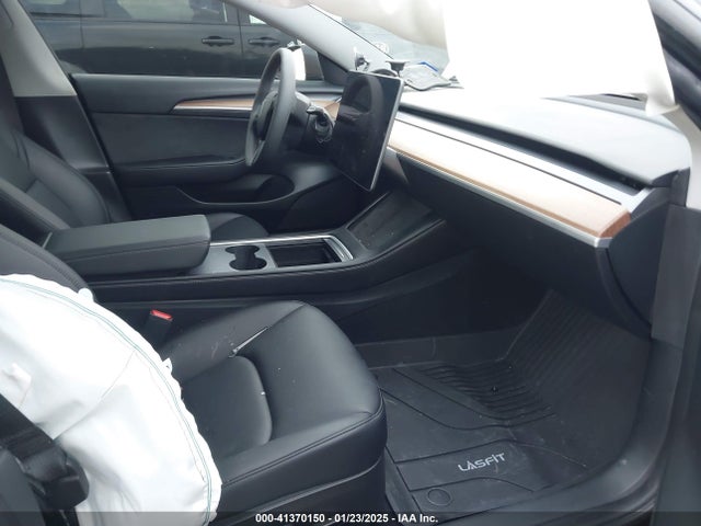 2023 TESLA MODEL 3 5YJ3E1EC3PF637385 Photo 4